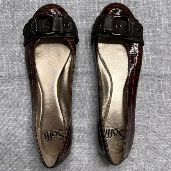 Sofft brown leather flats in patent leather brown size 6 1/2 NWOT - Picture 1 of 5